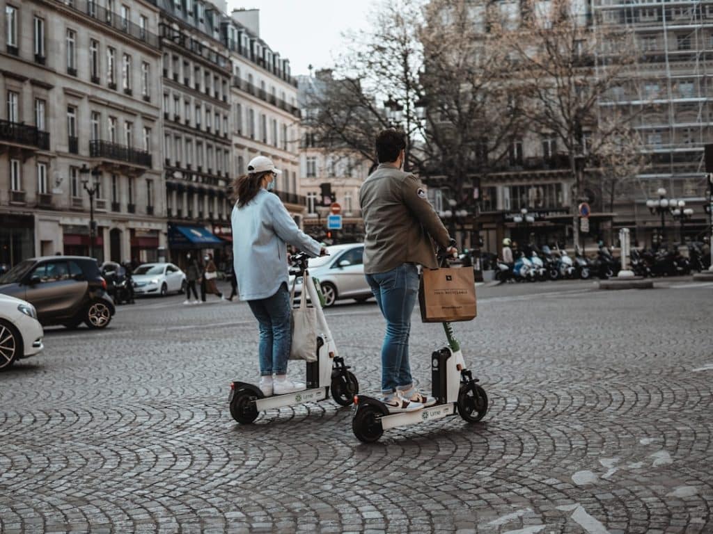 découvrez l'art du voyage durable : explorez des destinations respectueuses de l'environnement, adoptez des pratiques éco-responsables et contribuez à la préservation de notre planète tout en vivant des expériences inoubliables.