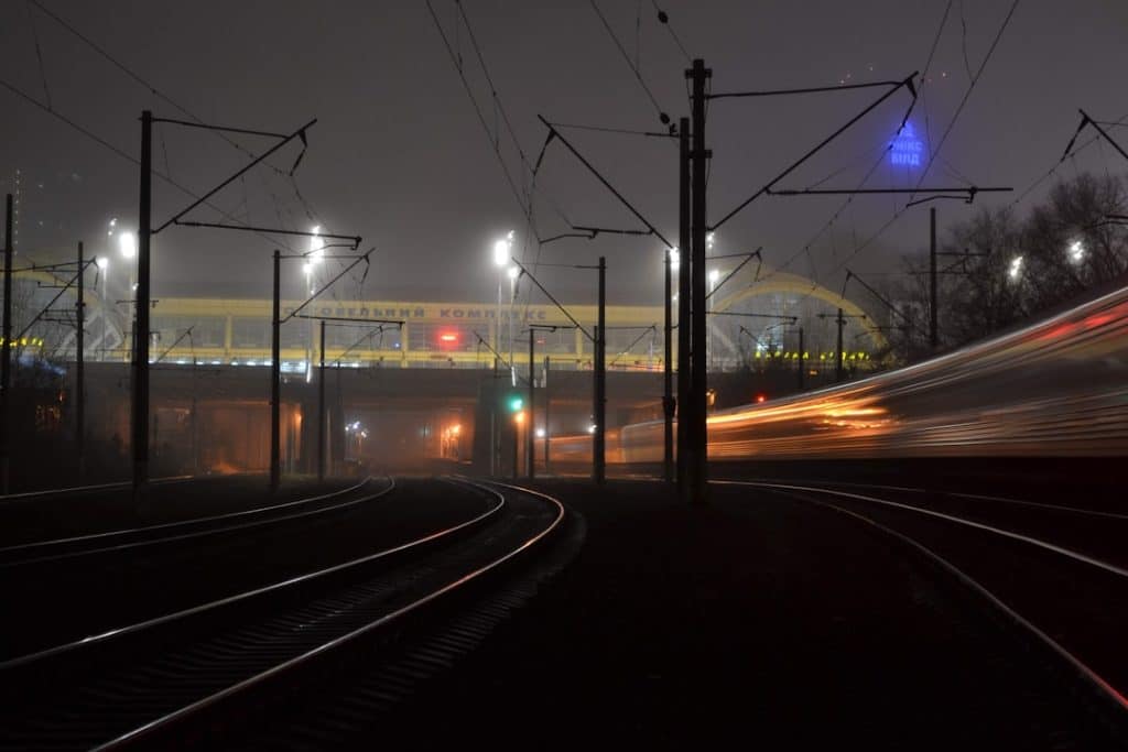 découvrez les merveilles du voyage en train : une expérience unique alliant confort, paysages époustouflants et respect de l'environnement. embarquez pour des aventures inoubliables à travers les plus belles destinations.