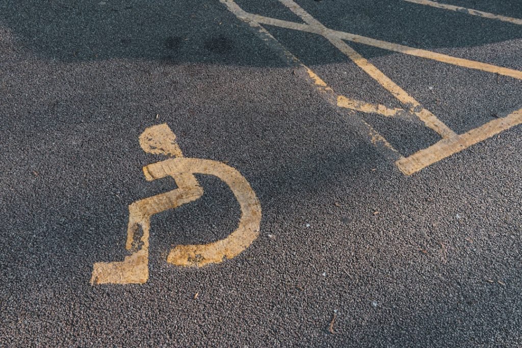 découvrez l'importance de l'accessibilité dans notre société moderne. apprenez comment rendre les espaces, les technologies et les informations accessibles à tous, y compris aux personnes en situation de handicap, afin de favoriser l'inclusion et l'égalité des chances.